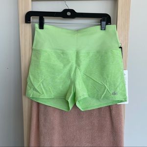 Alo Yoga Alosoft Aura Short Lime Green Size L